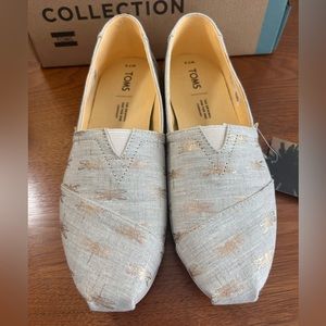 TOMS Classic Gilded Dragonflies Print Canvas 7.5 NWT